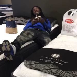 Meet your Posher, Devin